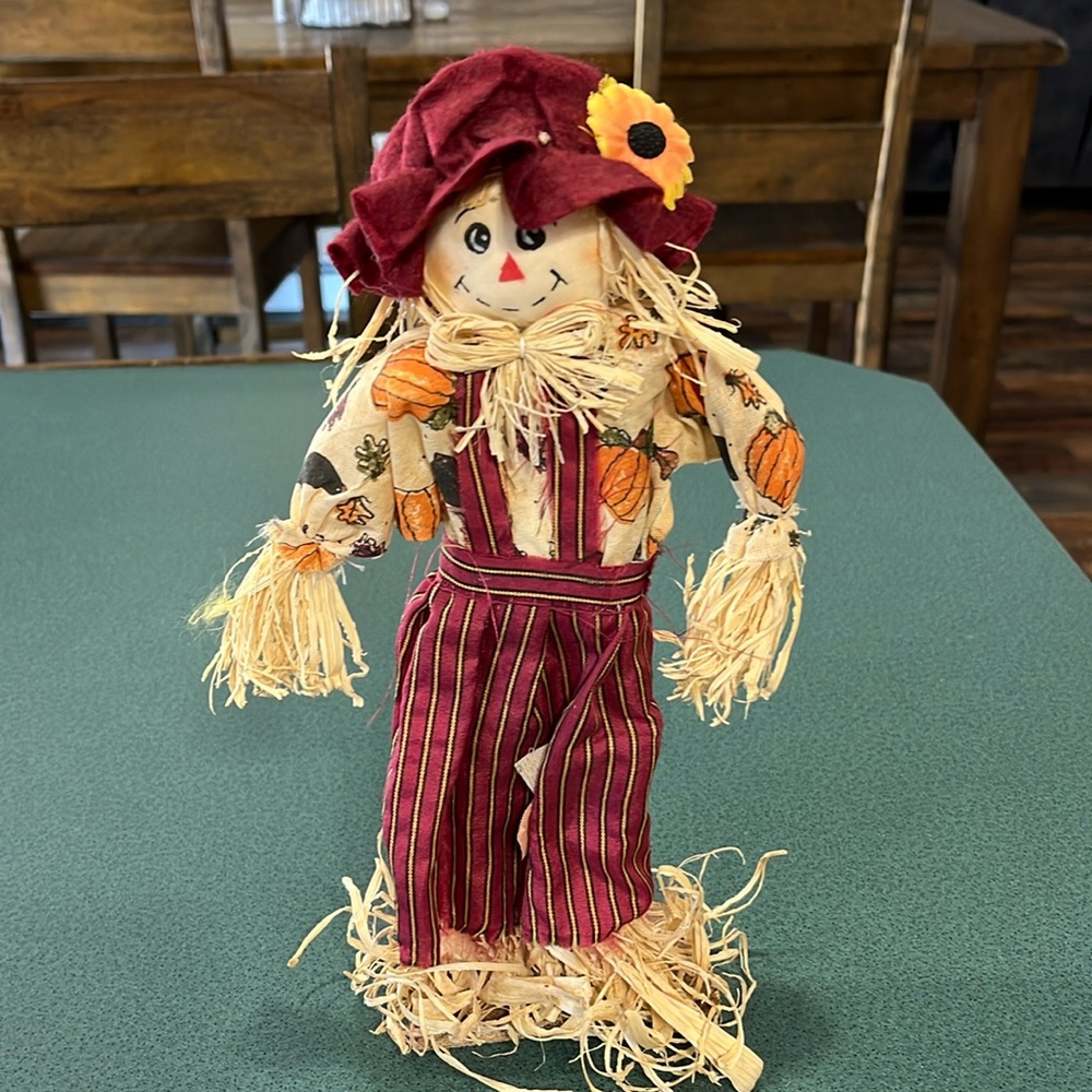 Scarecrow- standing, approx 11 inches tall.